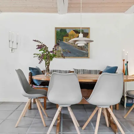 Scenic Area Close To Forest, Golf, And Gospodarstwo agroturystyczne Rønne